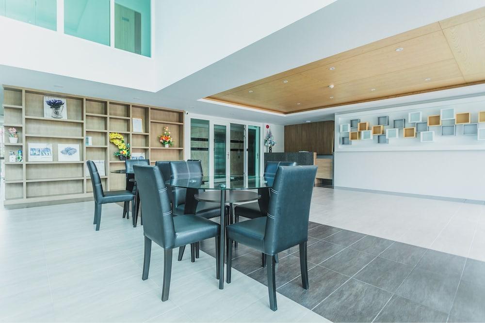 Condo in Kata in Ozone - Unit A606 Interior