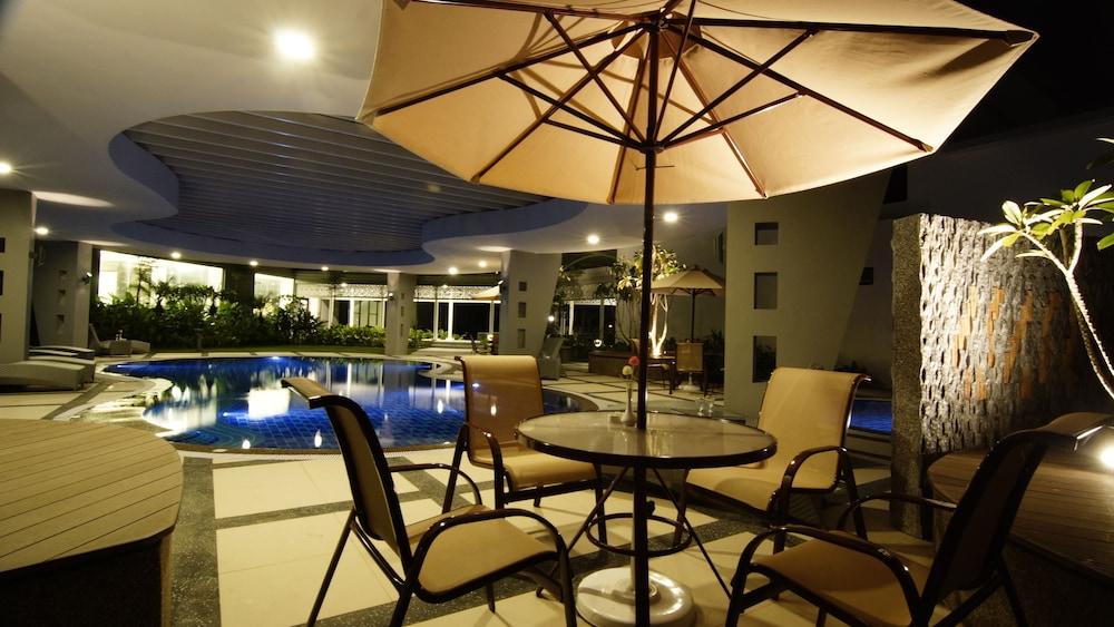 رايا هوتل آند كوانفينشن سنتر ألور سيتار المنطقة الخارجية