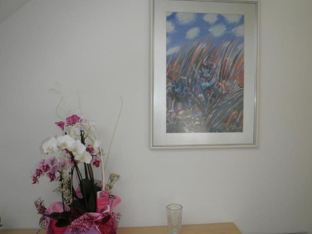 أبارتمنتس آند رومز أوليفرز داخلي