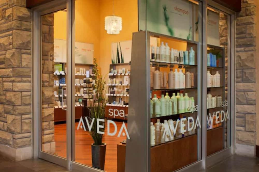 DoubleTree Fallsview Resort & Spa by Hilton Niagara Falls Lobby