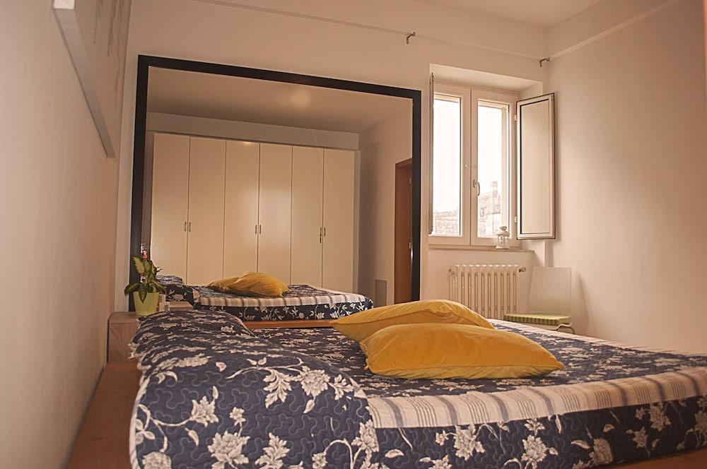 بد آند بريكفاست تيراتسو سول تياترو غرفة ضيافة