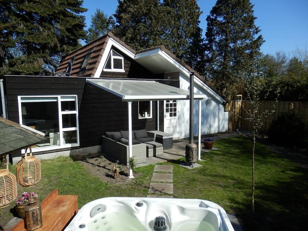 Lovely Holiday Home in Balkbrug with Hot Tub & Garden