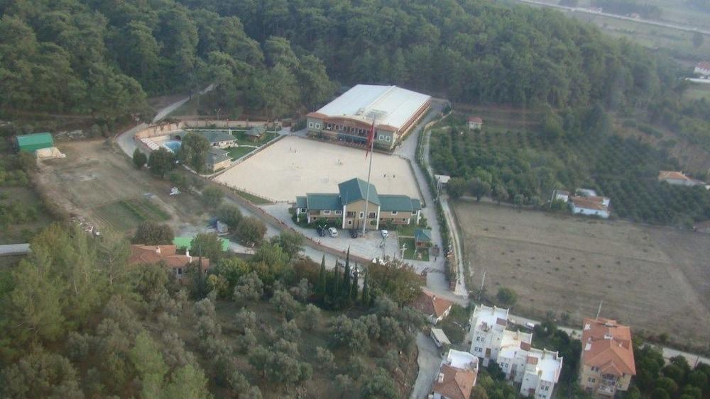 بادوك بريميوم هوتل آند ستابلز منظر من الجو