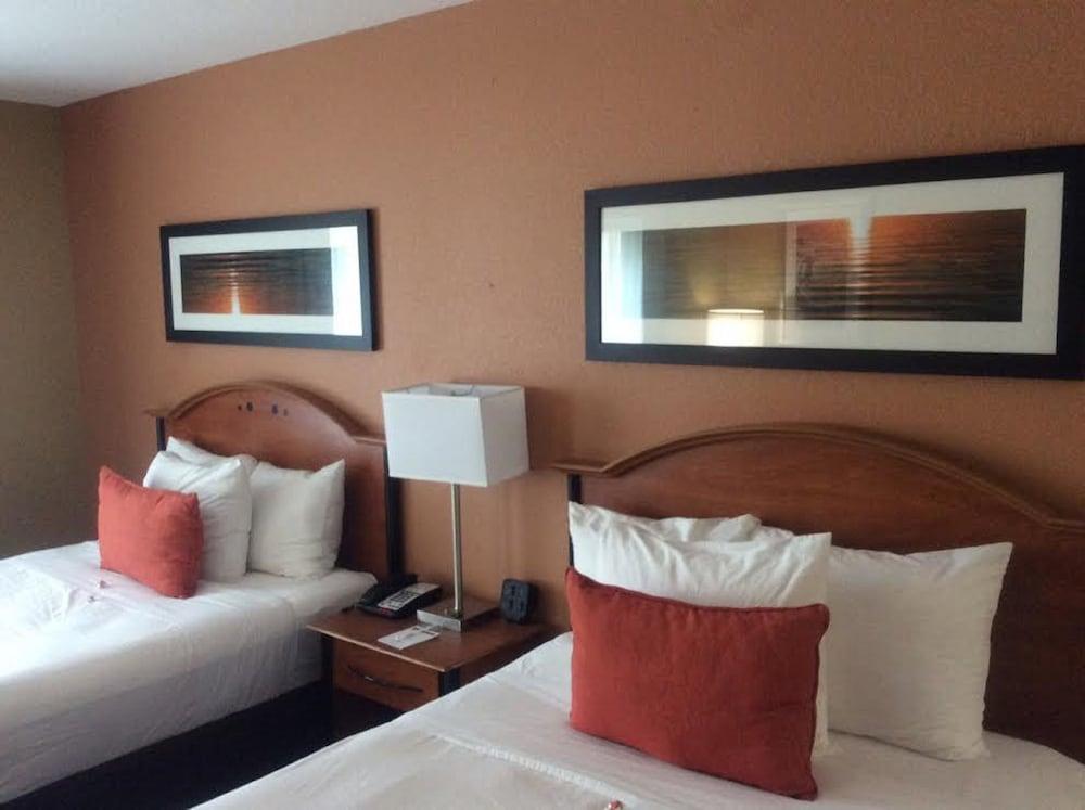 Hawthorn Extended Stay by Wyndham Corpus Christi Room