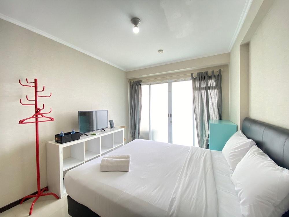 Minimalist Decor Studio Apartment at Gateway Pasteur Interior