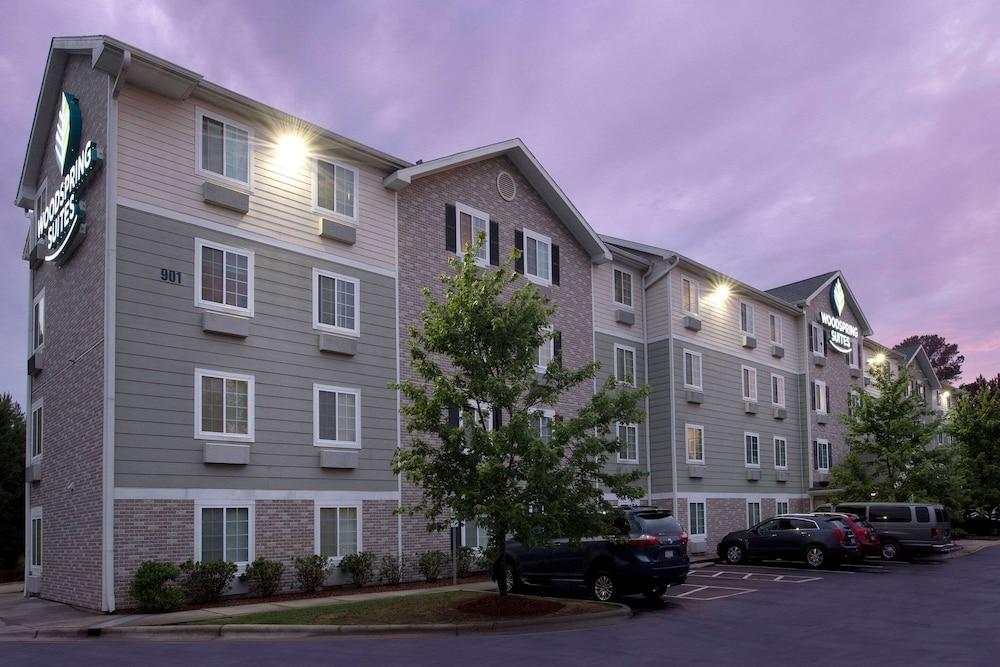 WoodSpring Suites Raleigh Apex Exterior