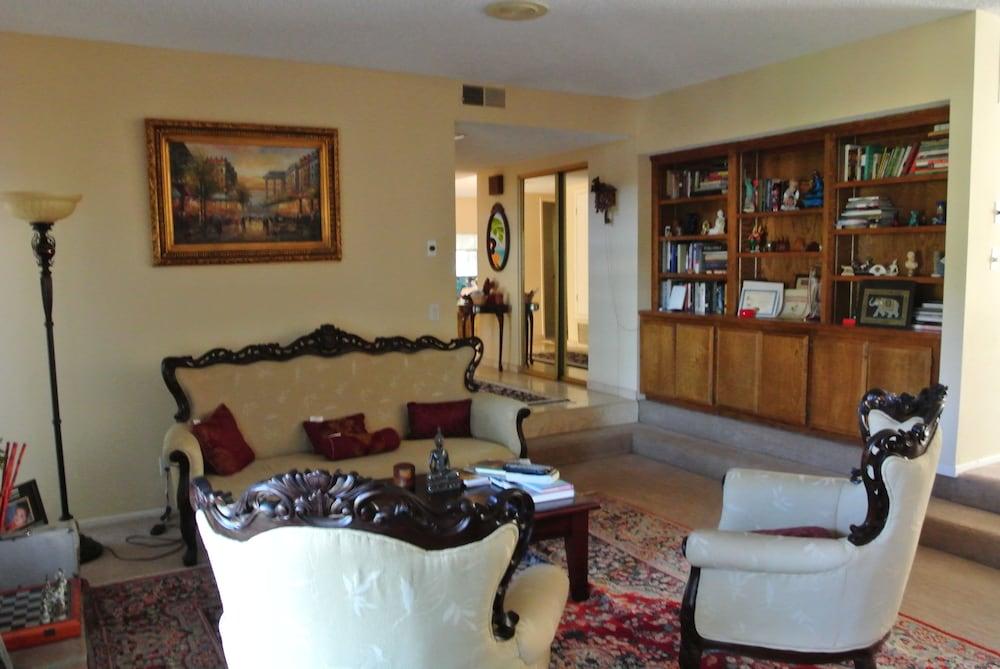 بد آند بريكفاست إن هوليوود هيلز منطقة الاستقبال