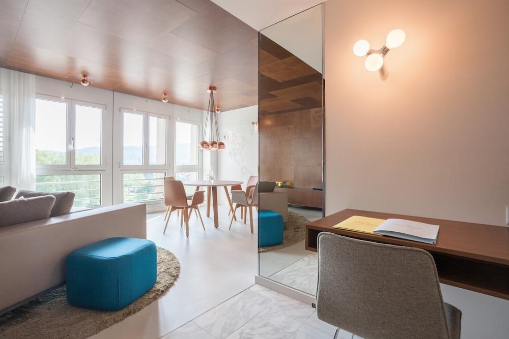 إي إم إيه هاوس هوتل سويتس غرفة