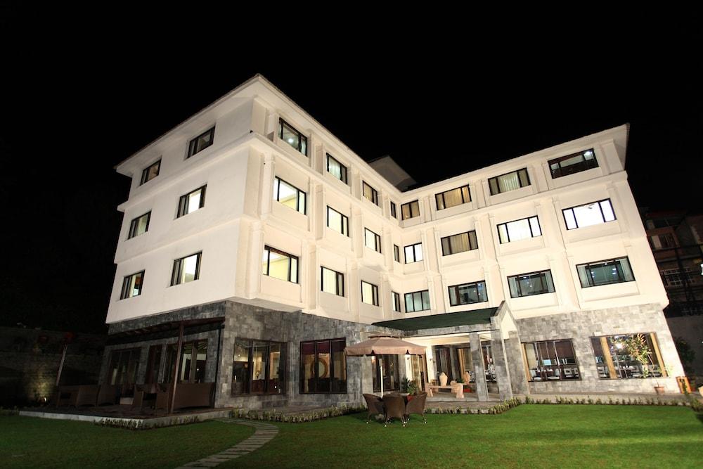 روك مانالي (إ ئونيت أوف فيفان هوسبيتاليتي آند ريكرييشن) منظر من الجو