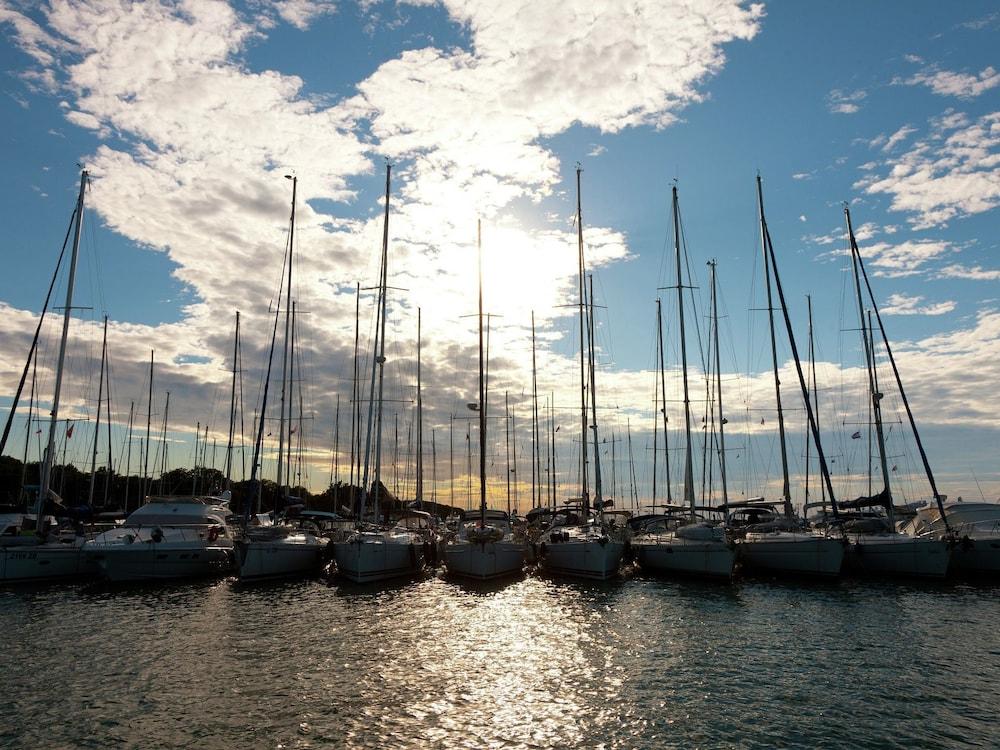 Cosy Holiday Home for Max. 4 Persons Surrounded With Meadows and Vineyard Exterior