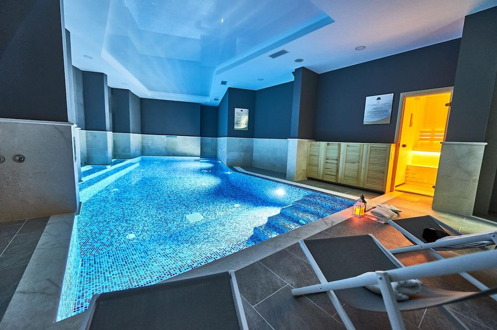 فندق وسبا بيرلا ريزيدنس