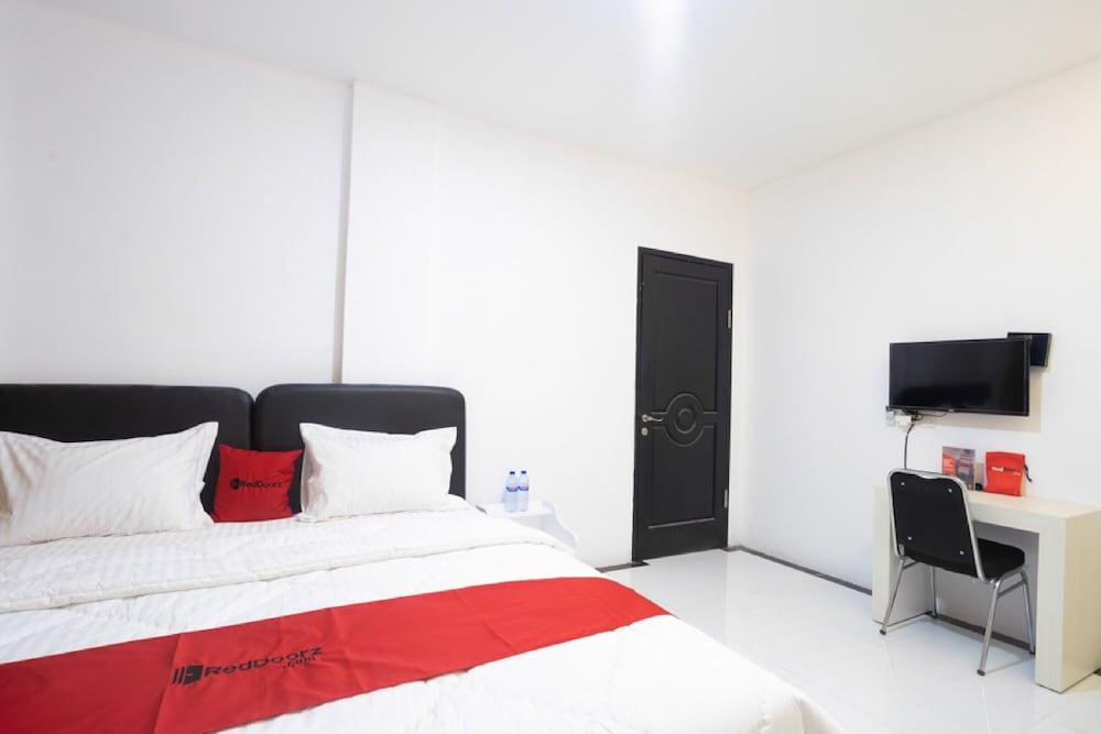 رد دورز شاريه نير آي بي بي دراماجا بوجور غرفة