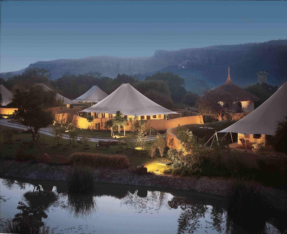 The Oberoi Vanyavilas Wildlife Resort, Ranthambhore Exterior