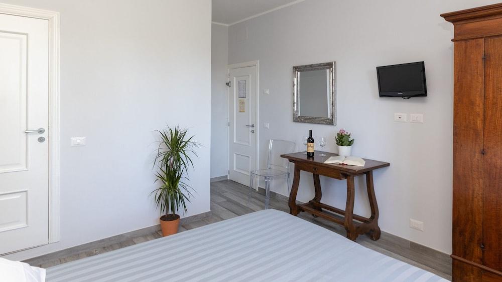 هوتل فيلا بونيلي غرفة