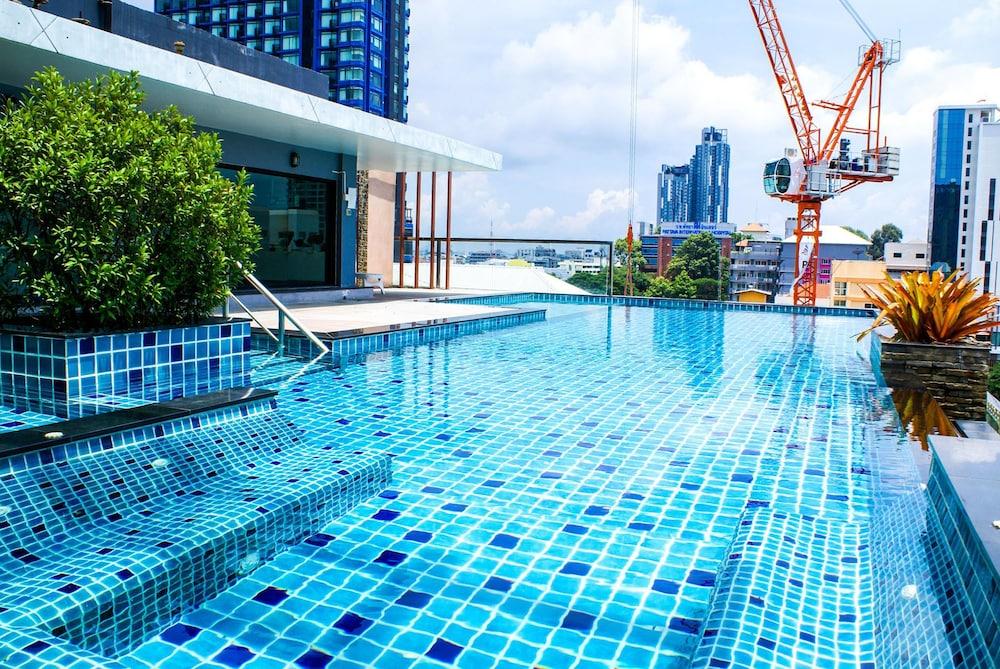 سيكستي سيكس باتابا بيتش رود أبارتمنت حمام سباحة على السطح