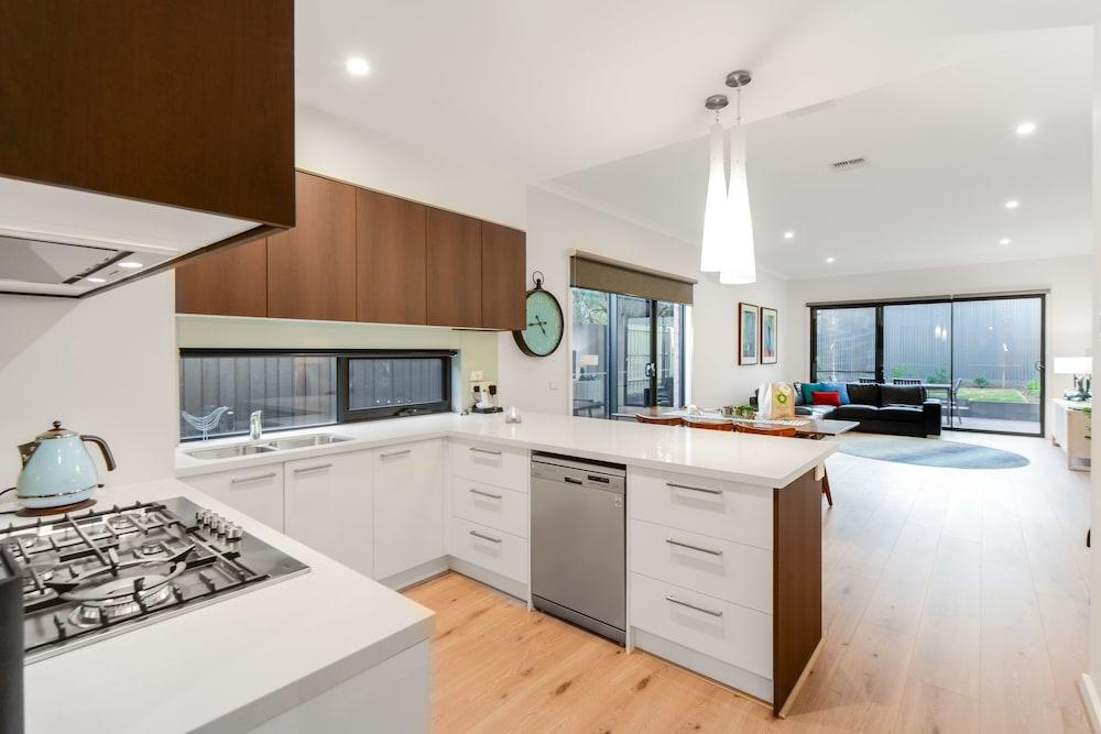 Boutique Stays - Caulfield Central