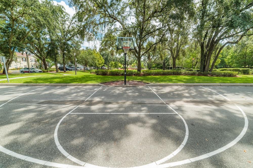 آكو 63670 - لوكايا فيليدج - 3 بد رومز 2 باث رومز تاون هاوس صالة رياضية