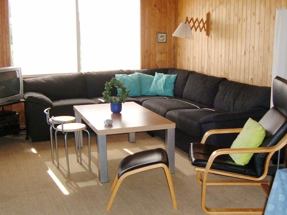 كوينت هوليداي هوم إن فينديروب نير بيتش غرفة معيشة