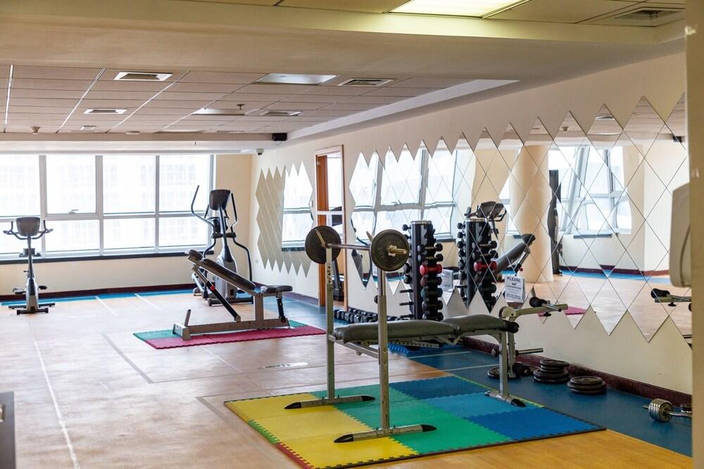 Light and Modern Studio in Jlt! Sleeps 3! Fitness Facility