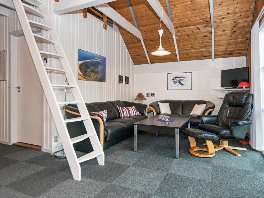 كوينت هوليداي هوم إن رومو ويذ سيا فيو غرفة معيشة