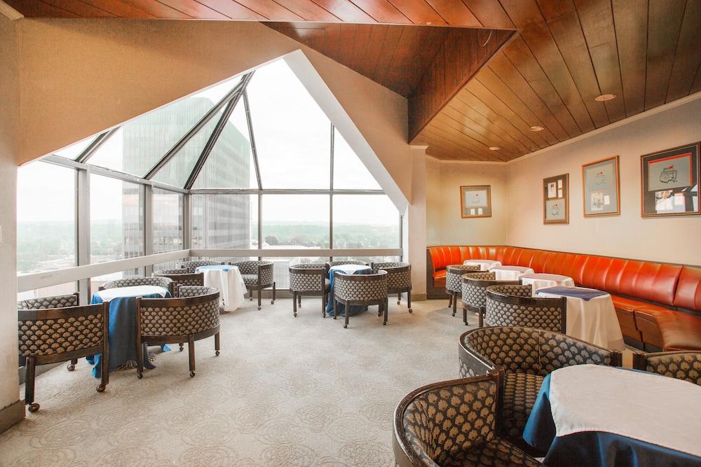 Ramada Hotel & Conf Center by Wyndham Augusta Downtown Sundeck