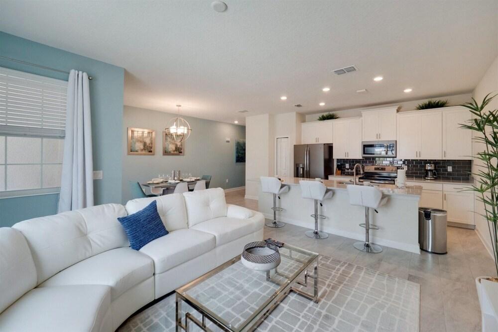 4 بد روم 3 باث روم تاون هوم إن تشامبيونز جايت الصورة الأساسية