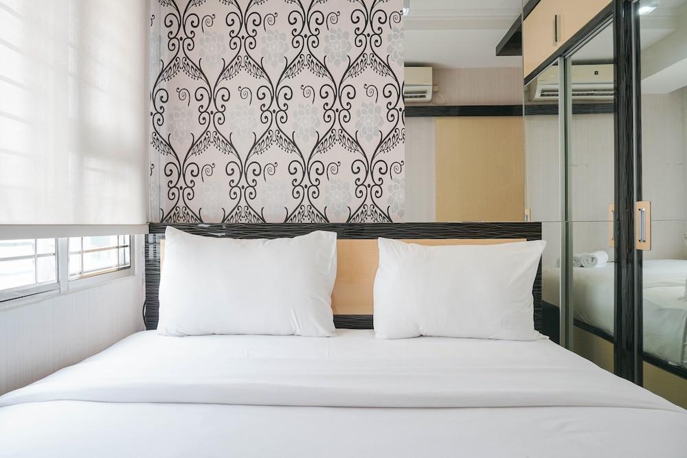 Beautiful and Comfy 2BR Menteng Square Apartment Room