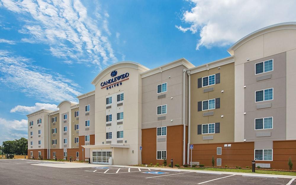 كاندلوود سويتس فورت كامبيل - أوك جروف باي آيتش جي