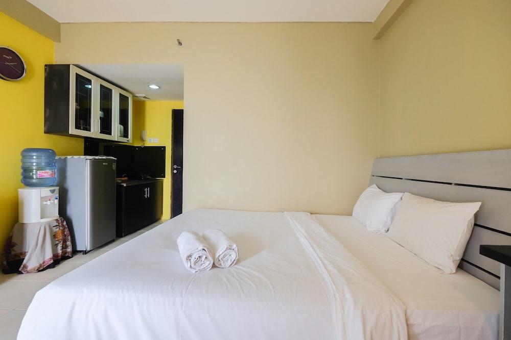 Modern and Comfy Studio Tamansari Sudirman Apartment Room