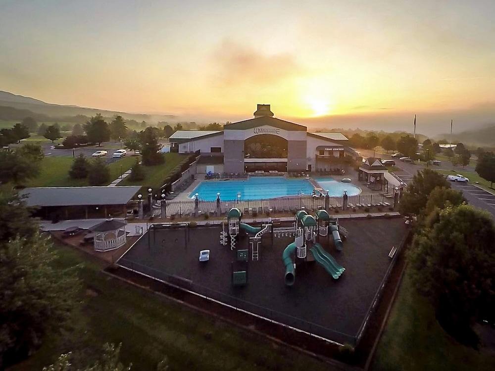 Mountainside Villas at Massanutten by Tripforth