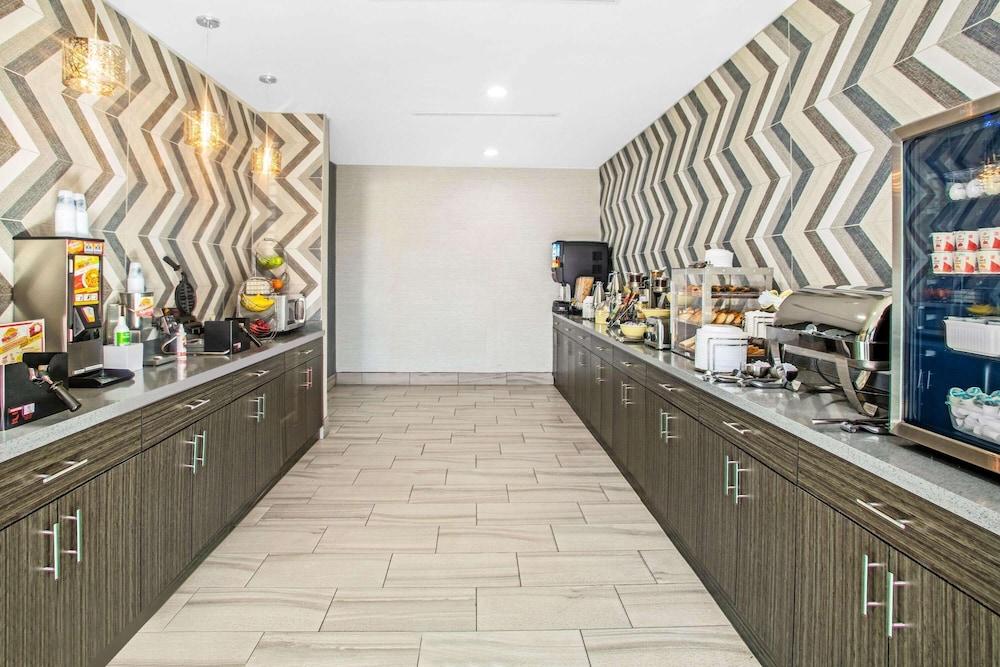 لا كينتا إن آند سويتس باي ويندام بونكا سيتي