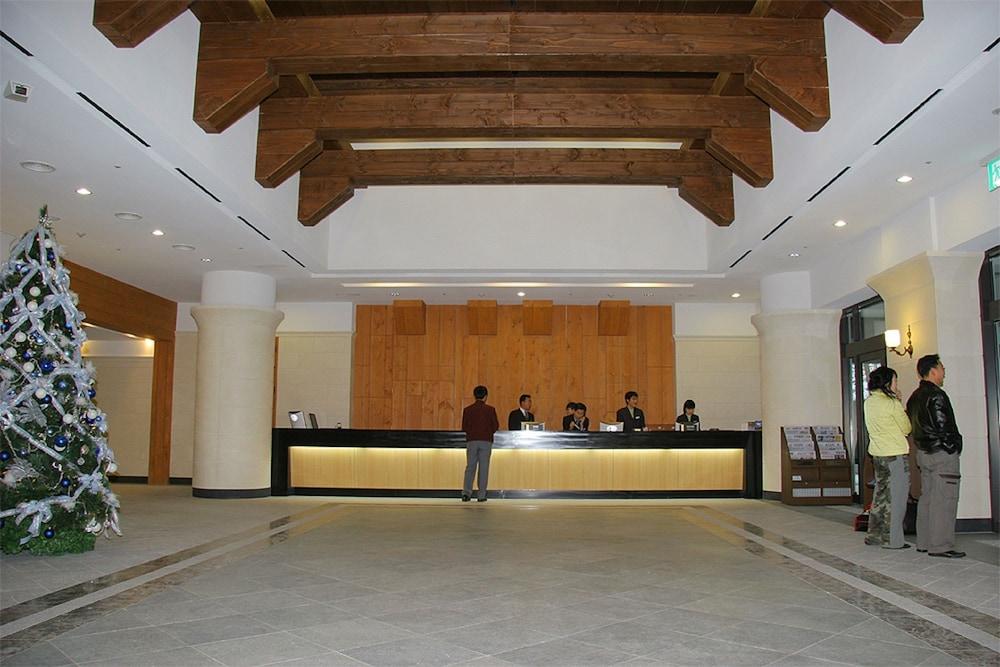 Mona Yongpyong Greenpia Condominium Reception