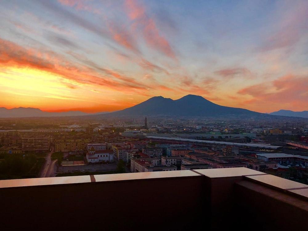 هوليداي إن نايبل اب باي آيتش جي المنطقة الخارجية