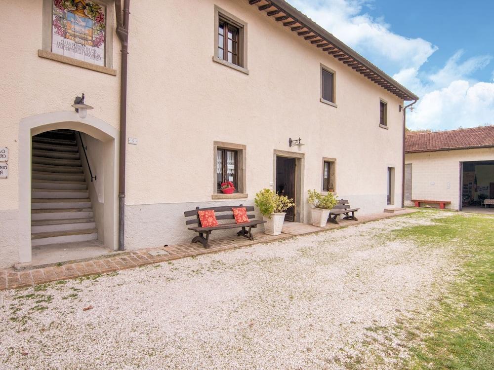 Fascinating Apartment in Borgo Pace With Barbecue Exterior