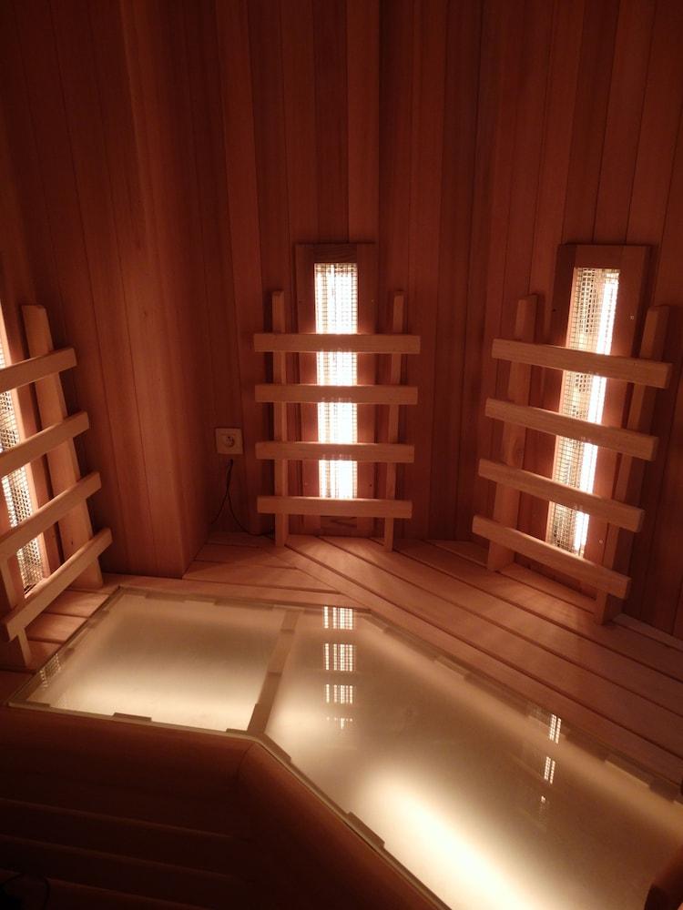 بد آند بريكفاست كاستل تيهانشيه ساونا