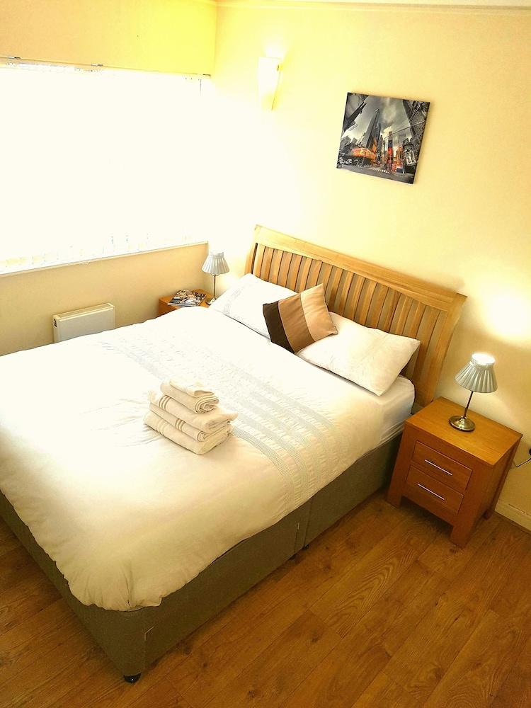 صب بينتهاوس كاناري وارف لندن غرفة