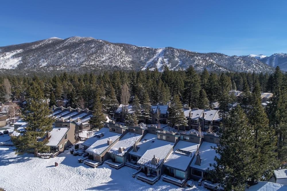 ستيبس فروم ليك تاهو | ليك لاند فيليدج ريزورت 2 بد روم تاون هاوس باي ريدآونينج المنطقة الخارجية