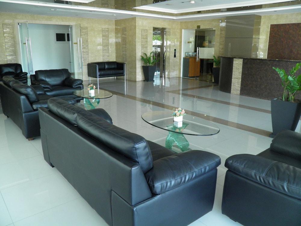 Nova Ocean View - 802 by Axiom Lobby Sitting Area