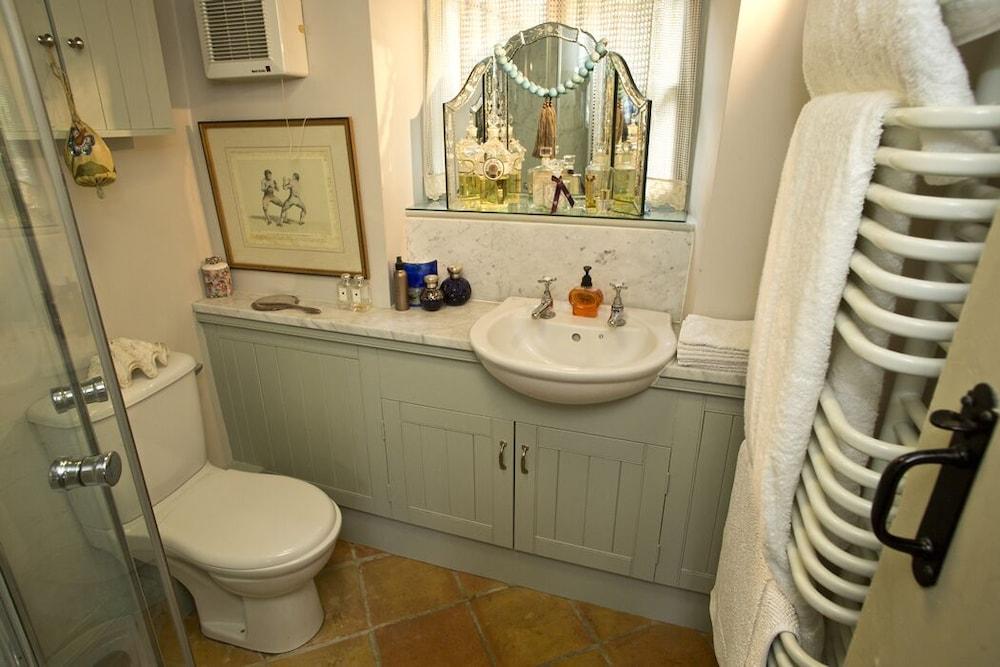 هيلمسلاي جاردن كوتيدج آند رايلواي كاريدج أخرى