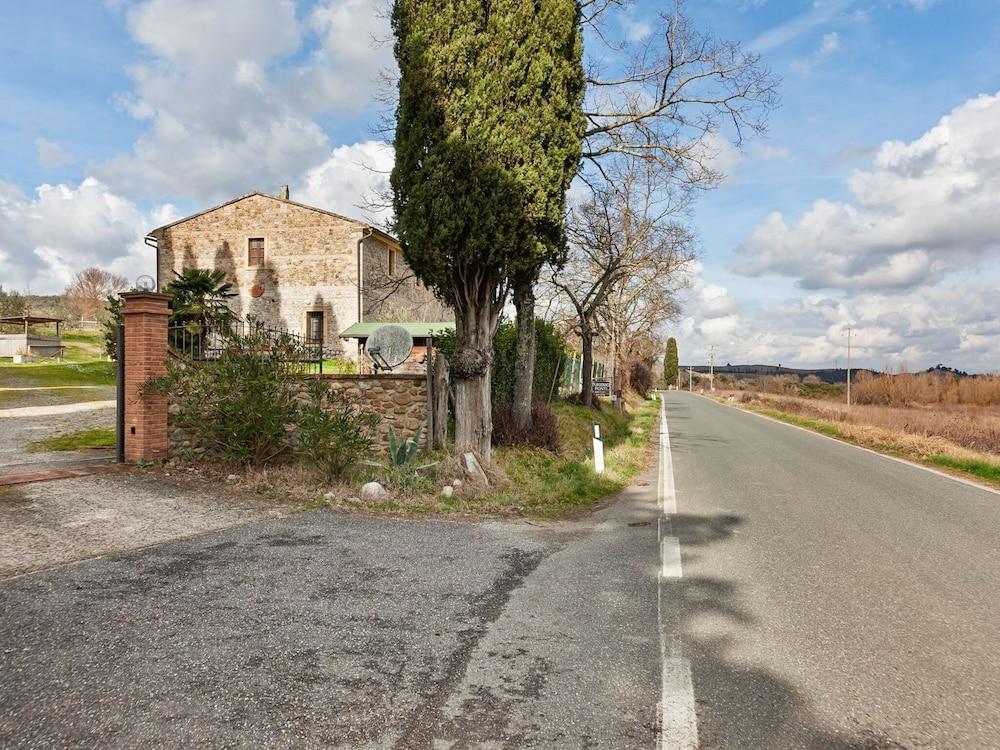 إينتيسينج هوليداي هوم إن تشياني ويذ سويمينج بول المنطقة الخارجية