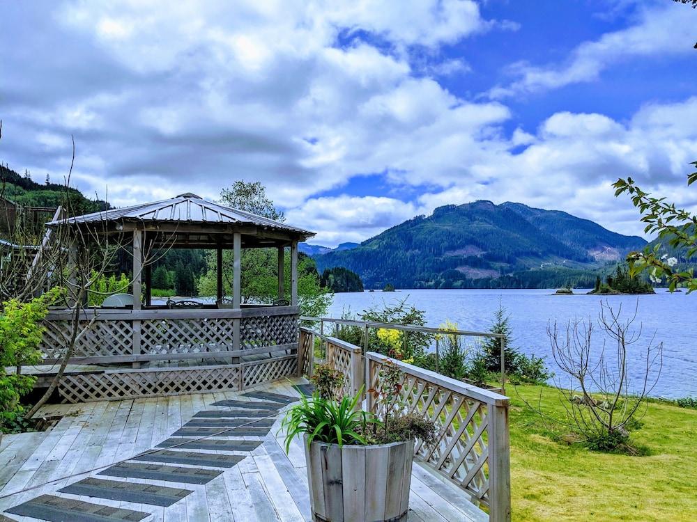 Frigon Suite - Waterfront Sundeck