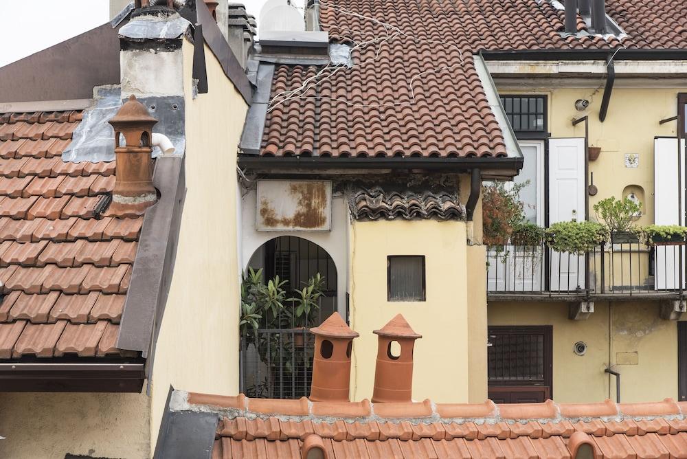 Typical Apartment on River Naviglio / Darsena Exterior