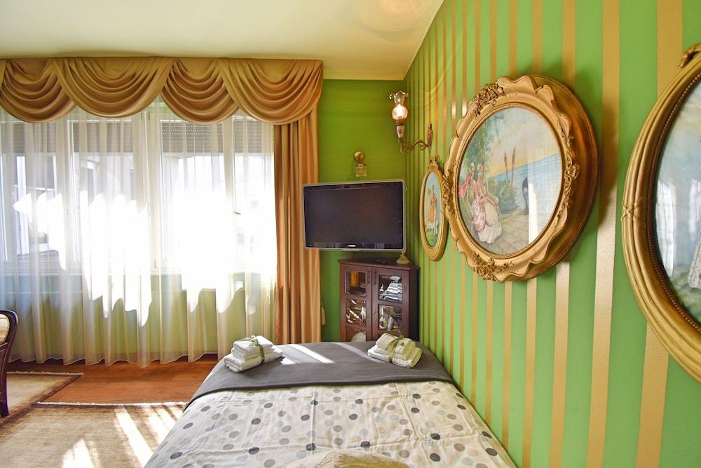 President Suite Apartment Room