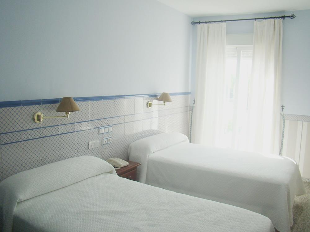 هوتل بوبديل غرفة