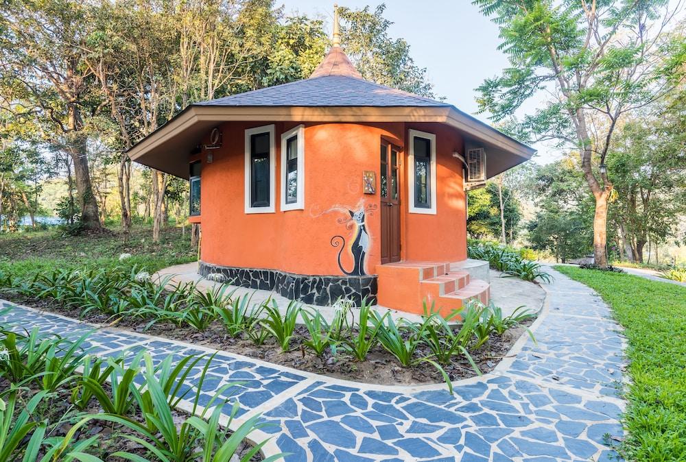 Chiangrai Lake Hill Resort Exterior