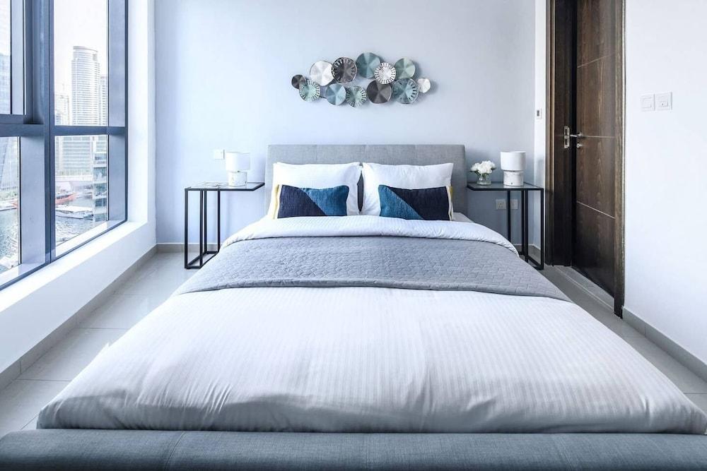 شقة أنيقة وساحرة مكوّنة من غرفة نوم واحدة وإطلالات ساحرة على مارينا! غرفة