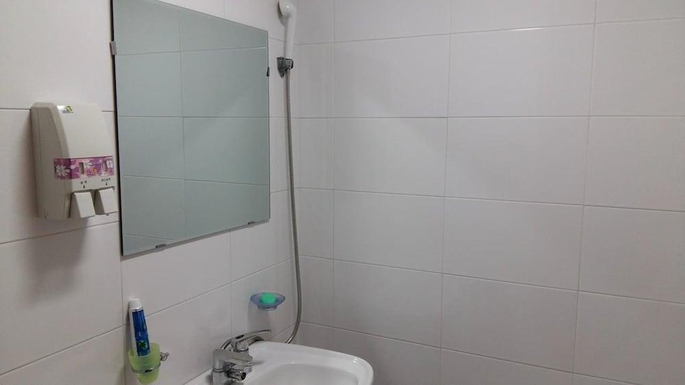 Davinci Resortel Bathroom