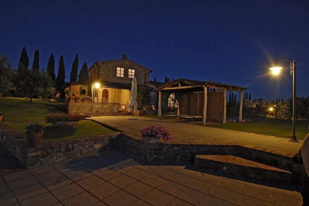 Typical, Charming With Chianti View Exterior