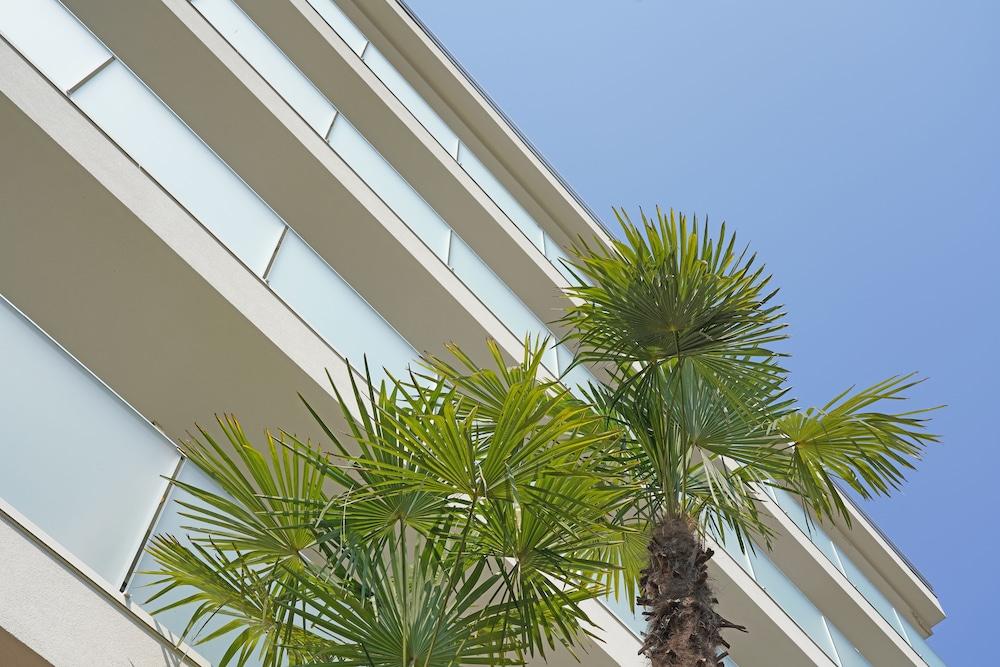 بايك هوتل لا بيرلا تفاصيل الفندق من الخارج