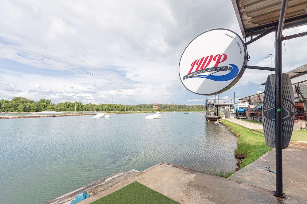 أو واي أو آي دبليو بي ويك بارك المنطقة الخارجية